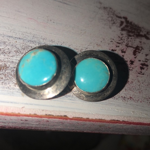 Beautiful Turquoise & Silver Pierced Earrings - Picture 3 of 9